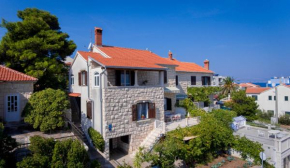 Apartments by the sea Postira, Brac - 6053